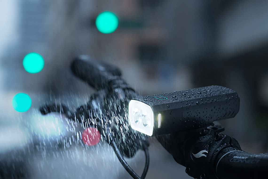 close up image of Giant's recon head light