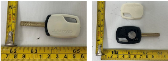 Localiser le compartiment des piles de la clé LED du cadenas Giant Surelock