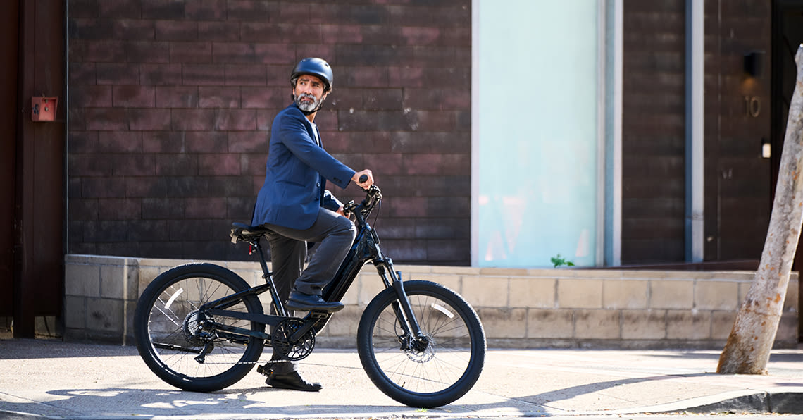 Comfortable and safe electric bike designed for seniors, featuring ergonomic design and stability-focused engineering.