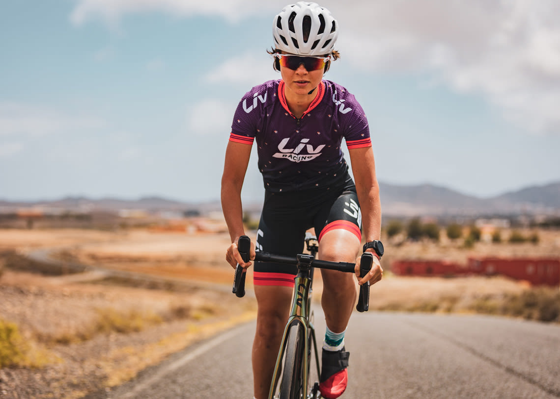Lisa Tertsch riding the EnviLiv Advanced Pro on the road