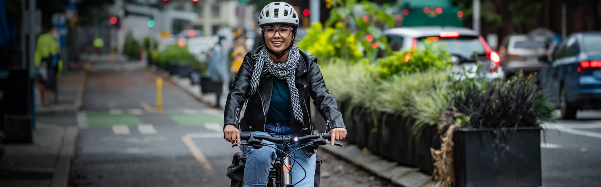 Women's Commuter and Hybrid City Bikes