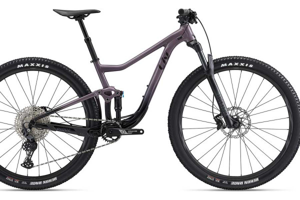 Pique 29 2, in Purple Ash. Availability varies by country.