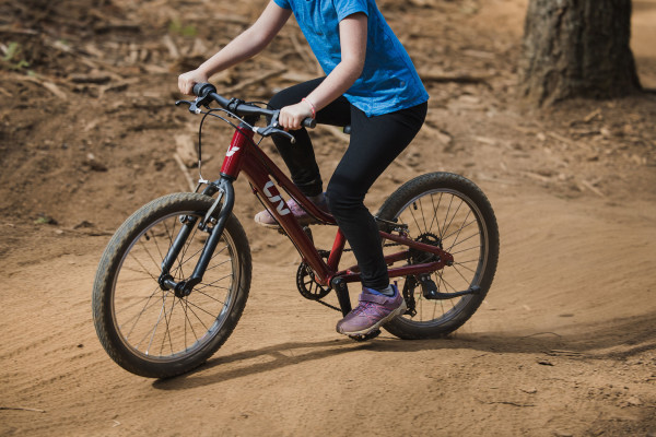Tempt 20 Lite features youth-specific geometry.