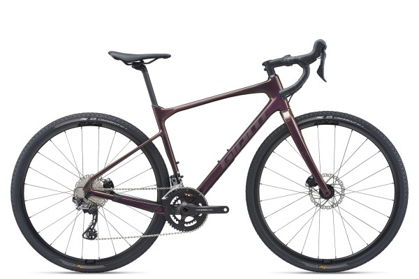 The 2020 Revolt Advanced 2 in Rosewood features a lightweight composite frameset equipped with hydraulic disc brakes. Availability varies by country. 