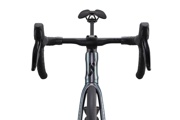 Updated internal cable routing through the handlebar, stem, and frame improves aero performance, and also makes it easier to disassemble your bike for travel and maintenance.