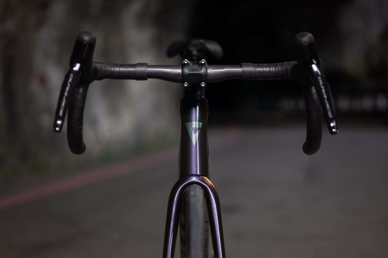 Front view of Giant SLR handlebars.