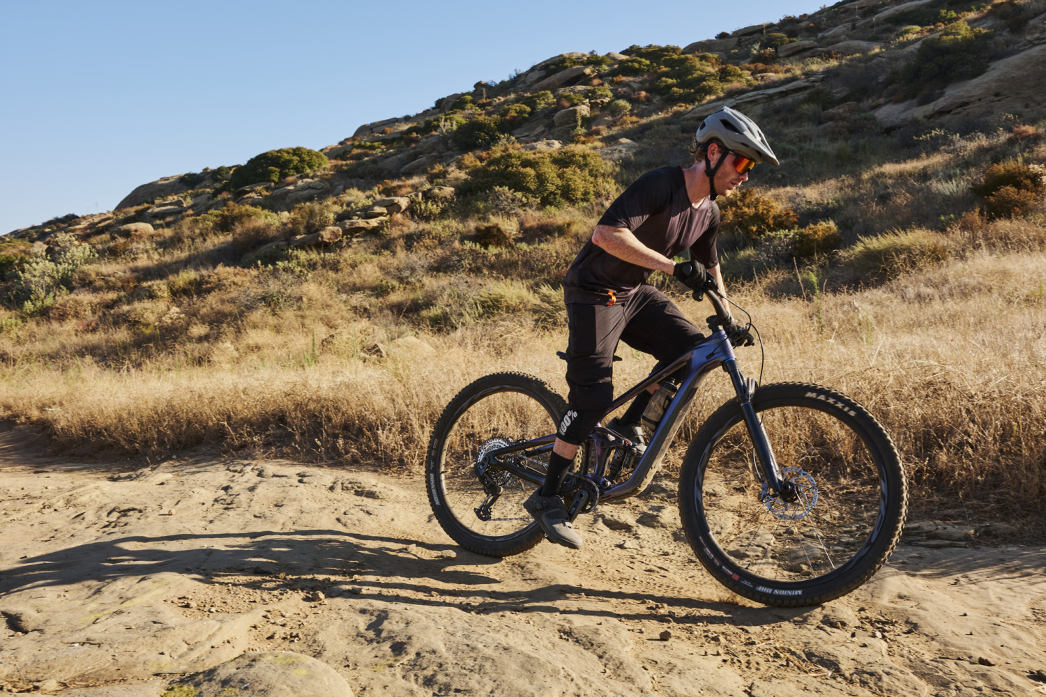 2024 Trance Advanced 29 1 Full Suspension Mountain Bike banner 8