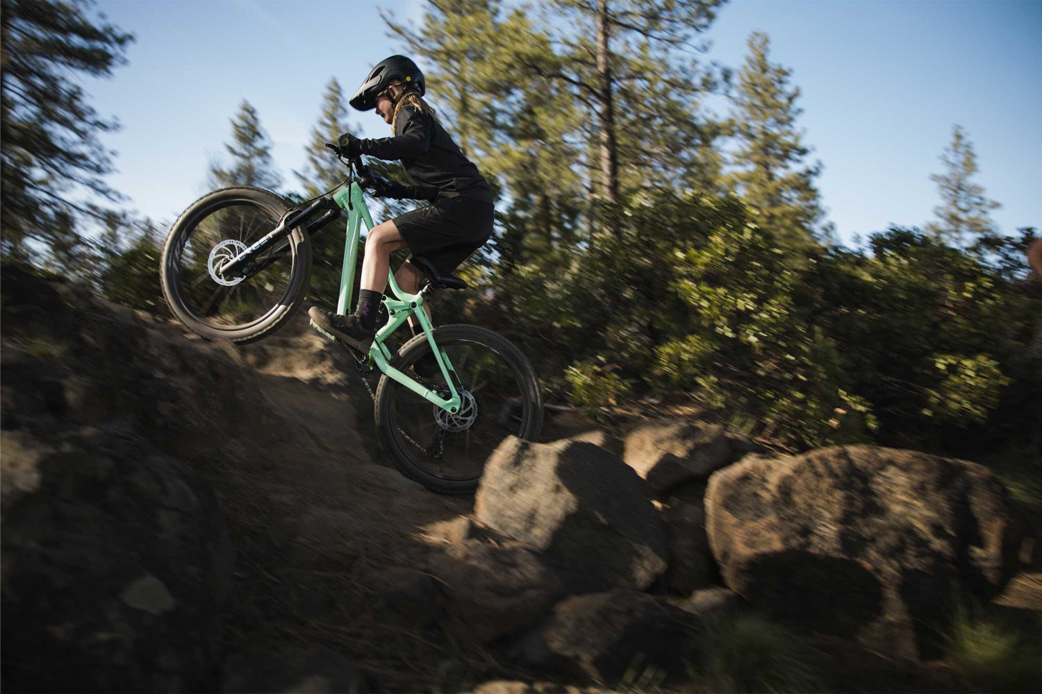 Faith 24 Liv 24 Inch Kids Mountain Bike banner 22