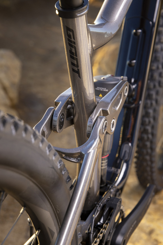 2023 Reign 2 Full Suspension Mountain Bike banner 8