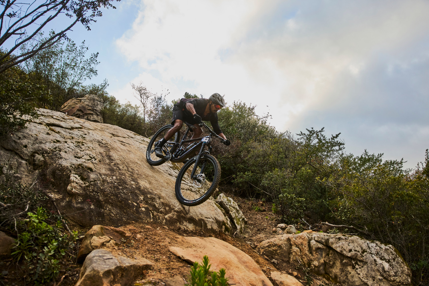 2024 Trance X Advanced 1 Full Suspension Mountain Bike banner 14