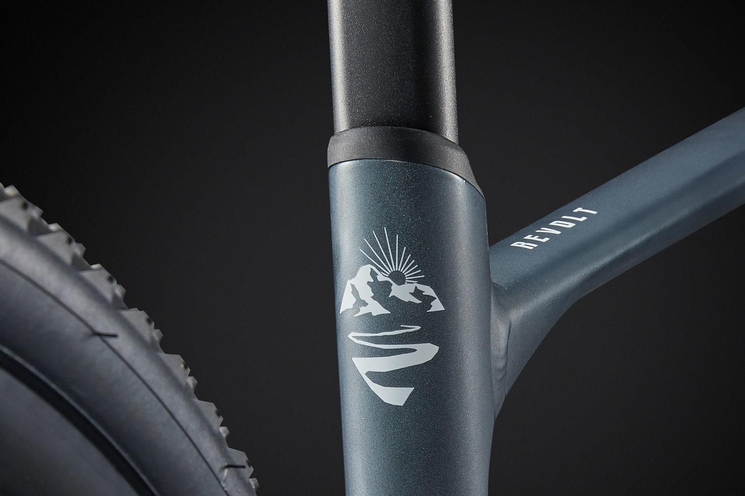 2025 Revolt 2 Gravel Road Bike banner 6