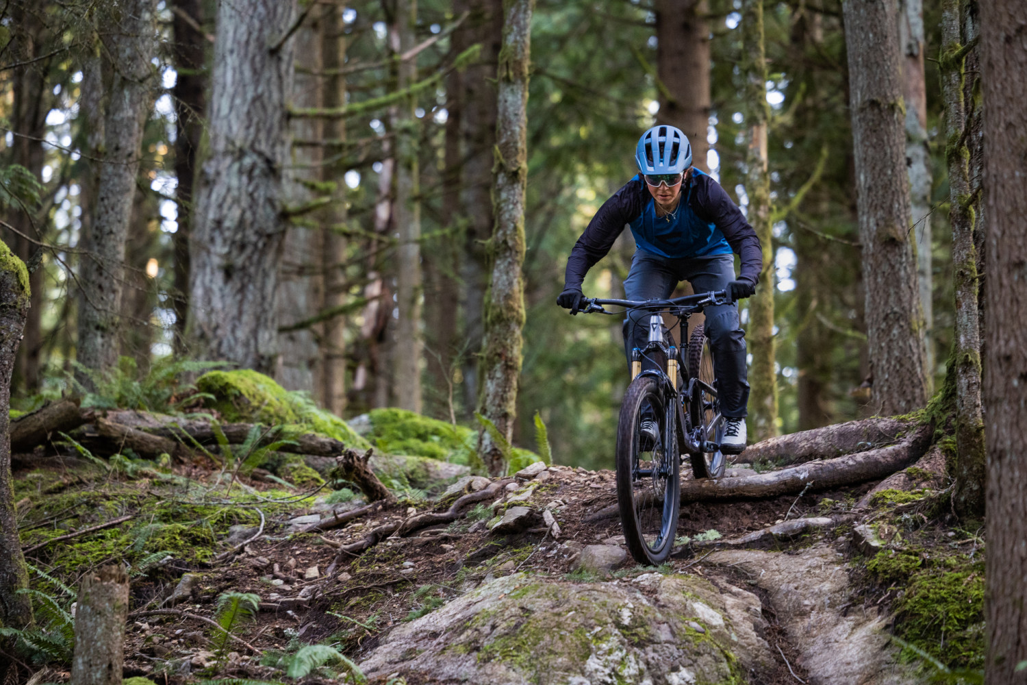 2025 Reign Advanced 1 Full Suspension Mountain Bike banner 10