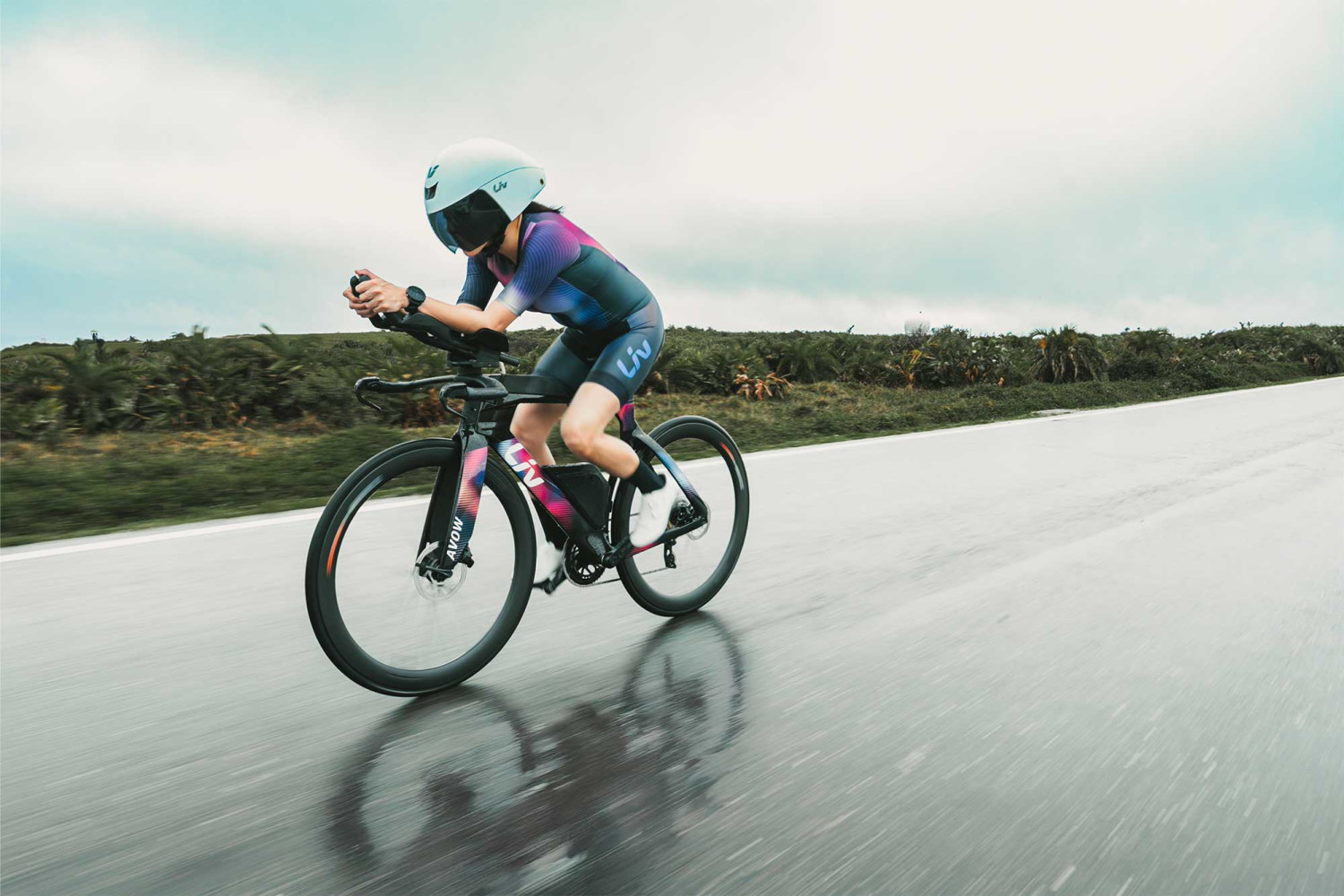 2025 Avow Advanced SL Triathlon Road Bike banner 5