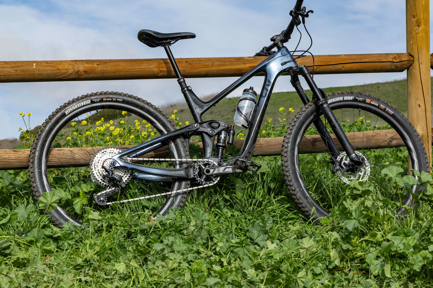 2024 Intrigue Advanced 29 1 Full Suspension Mountain Bike banner 6