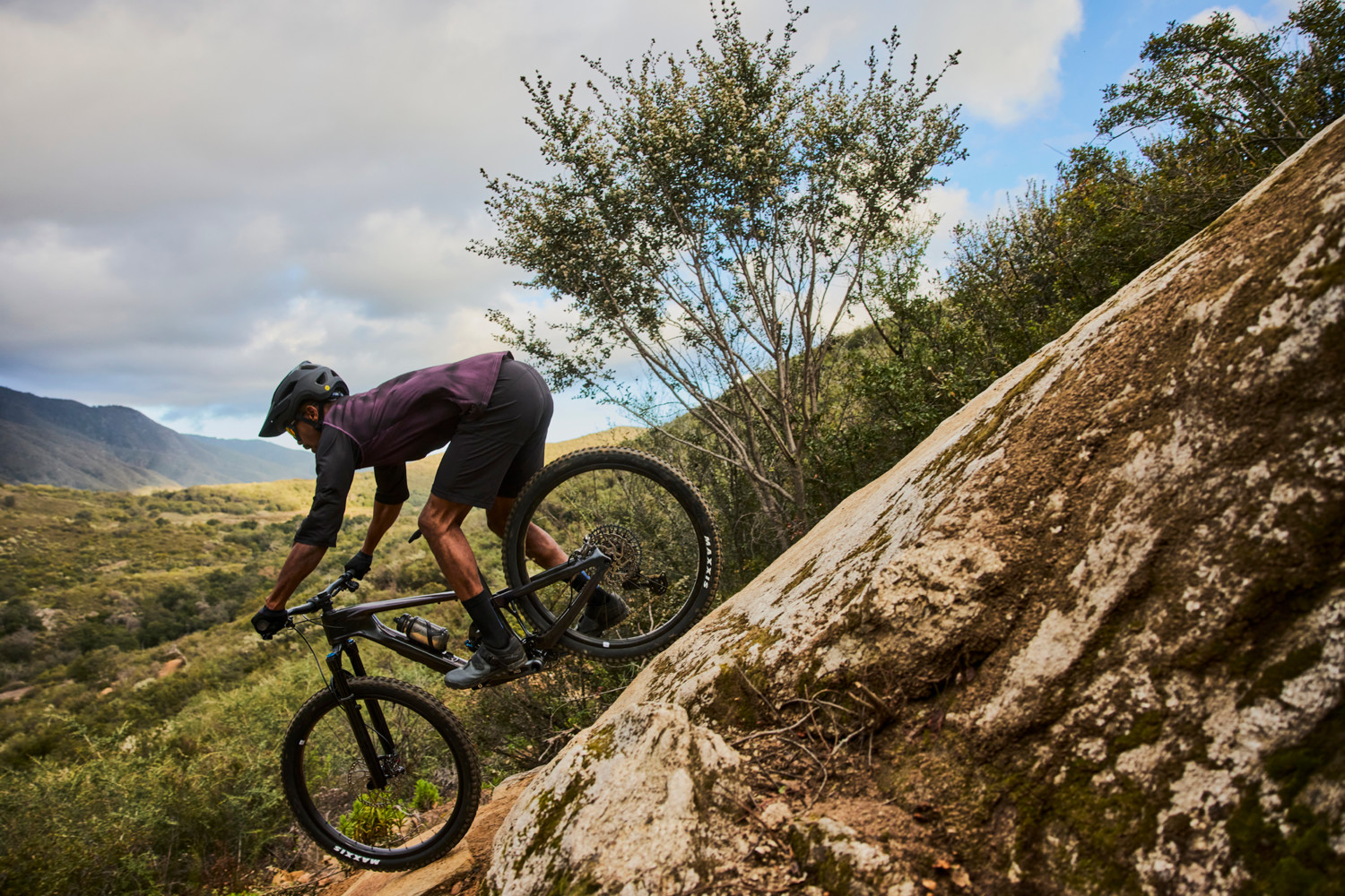 2024 Trance X Advanced 1 Full Suspension Mountain Bike banner 15