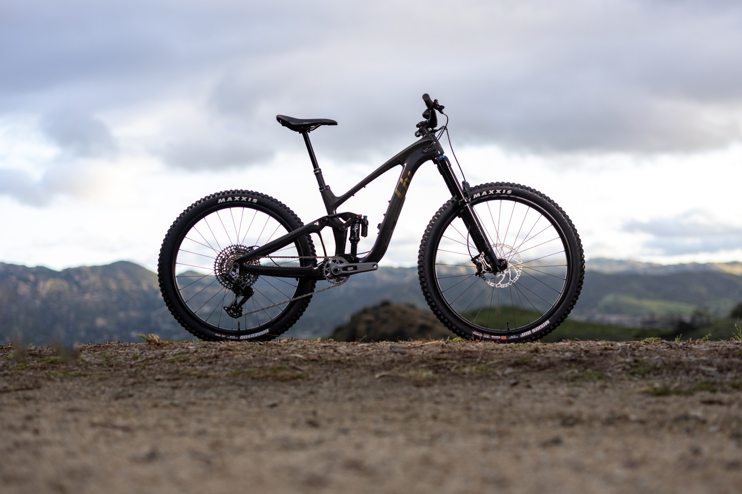 2024 Intrigue X Advanced 1 Full Suspension Mountain Bike banner 7