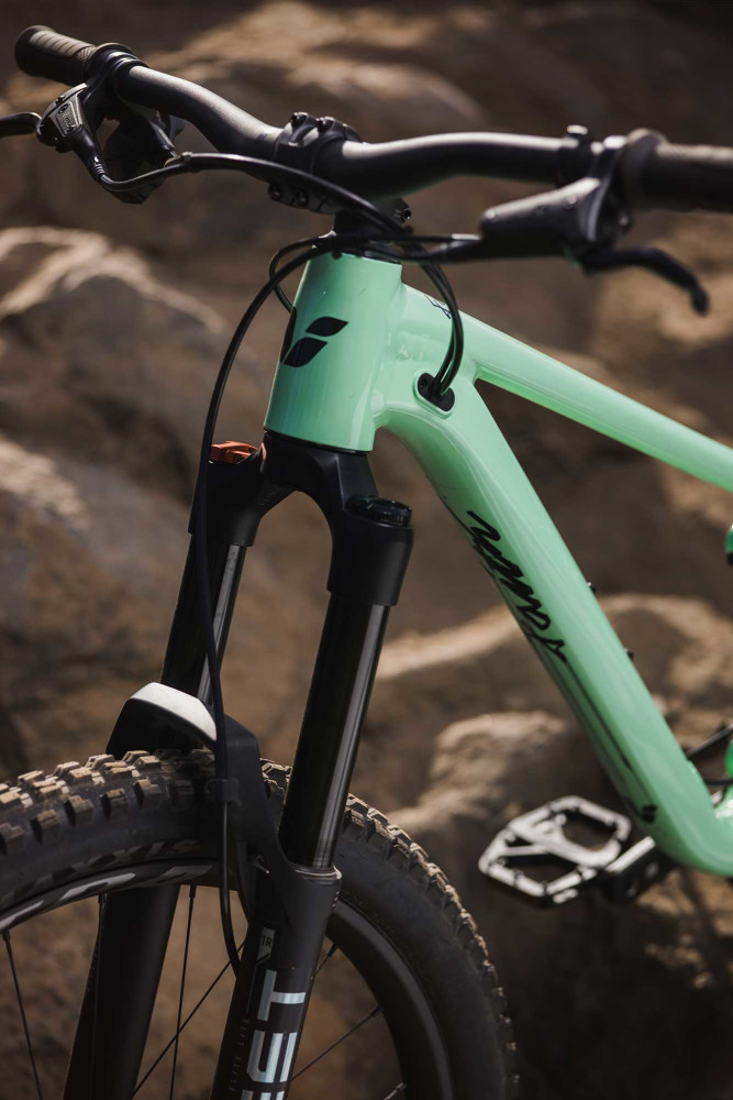 Faith 24 Liv 24 Inch Kids Mountain Bike banner 16