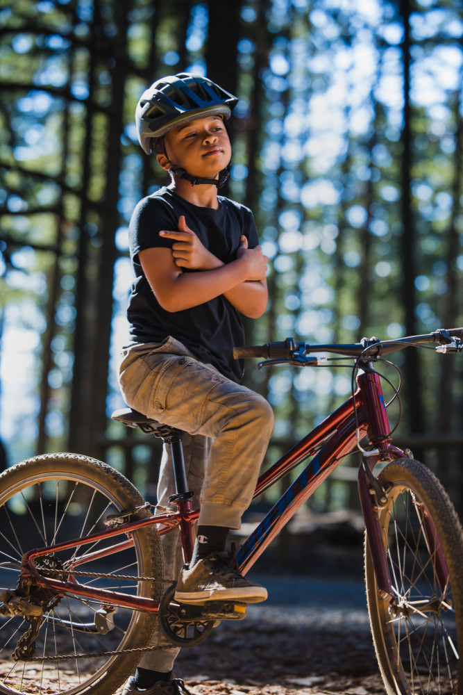 2025 Talon 24 Lite 24-Inch Kids Bike banner 14