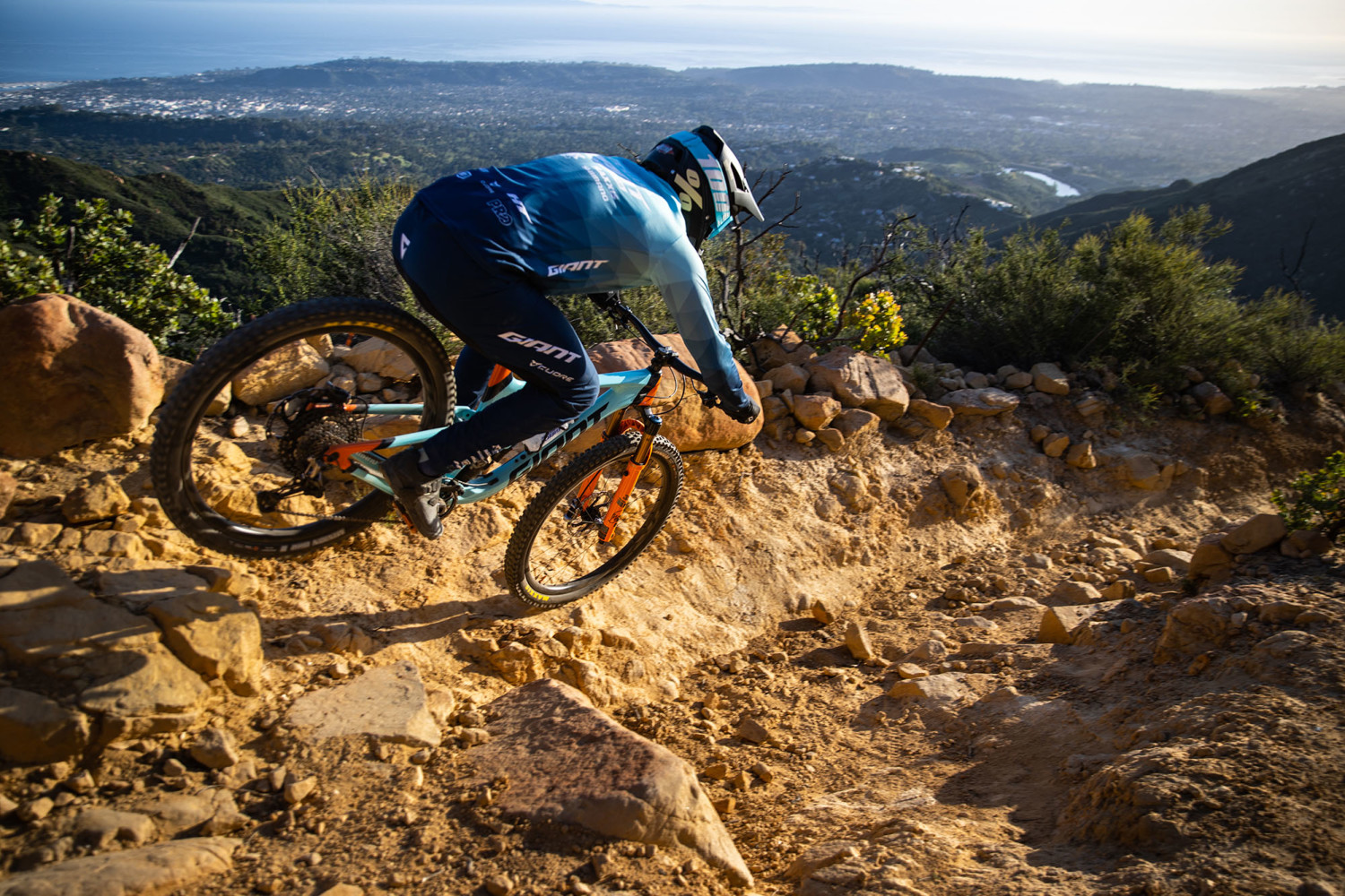 2022 Reign Advanced Pro 29 1 Full Suspension Mountain Bike banner 3