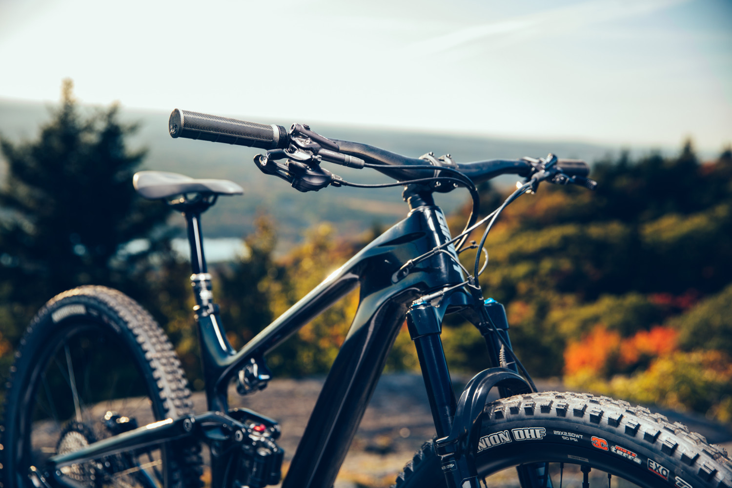 2022 Trance Advanced Pro 29 1 Full Suspension Mountain Bike banner 9