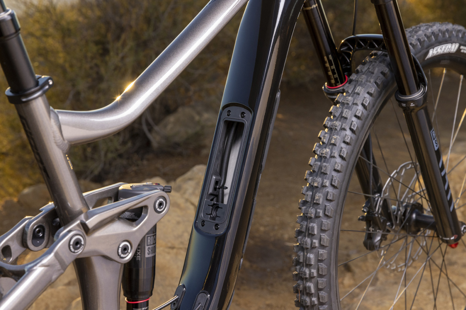 2023 Reign 2 Full Suspension Mountain Bike banner 12