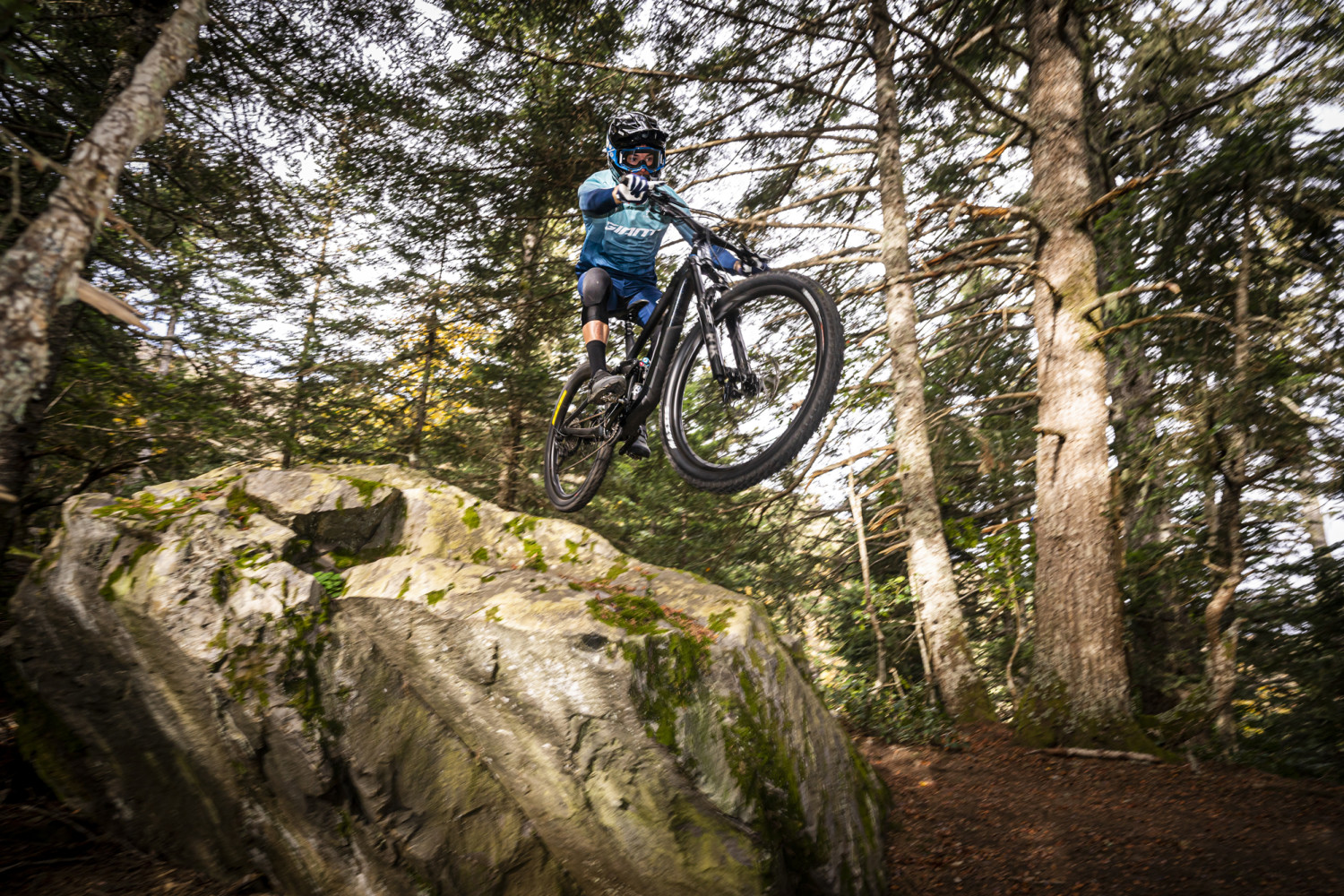 2023 Reign Advanced Pro 1 Full Suspension Mountain Bike banner 2