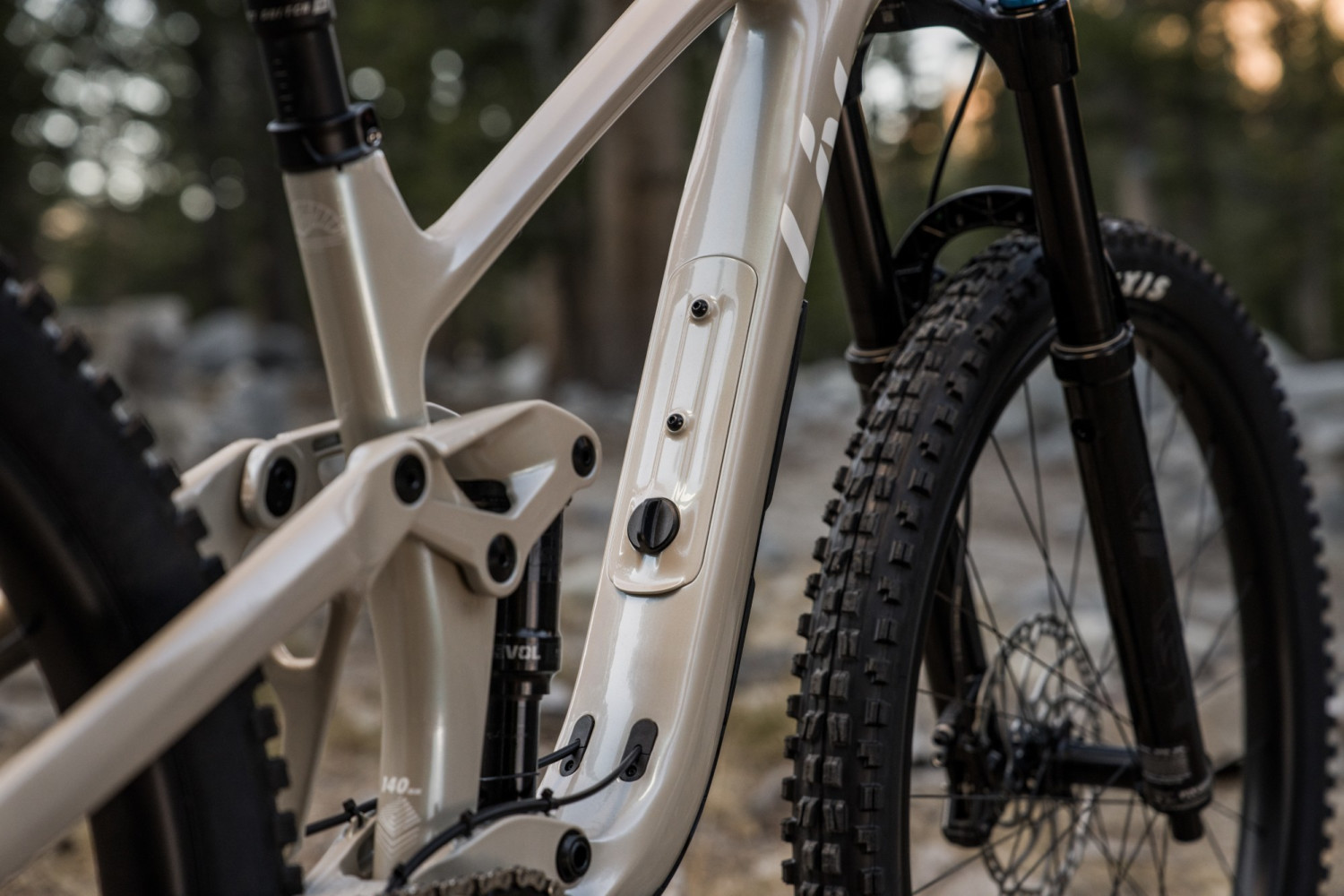 2025 Intrigue X Advanced 2 Full Suspension Mountain Bike banner 7