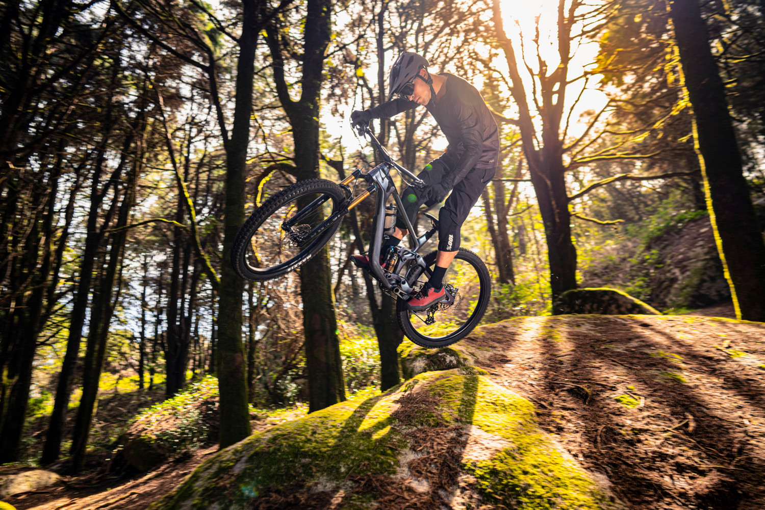 2024 Trance X Advanced 0 Full Suspension Mountain Bike banner 7