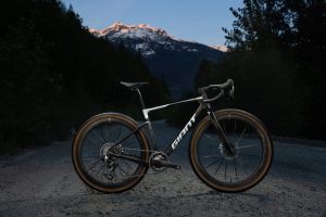 Giant introduceert zijn snelste en lichtste gravelbike ooit