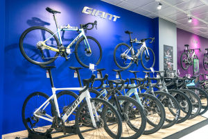 捷安特信義旗艦店新開幕，從賣車到打造騎行生活文化，通路升級再進化