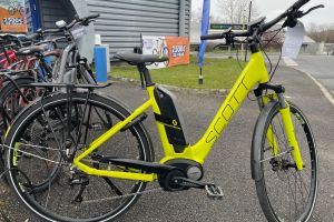 Vélo ville / VTC électrique Scott E-Sub Tour