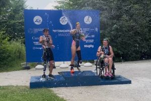 Allysa Seely wint goud op de Paratriathlon World Cup in Mago...