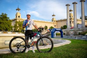 Victoire de Lorenzo Serres sur la Coupe du Monde XCE à Barce...