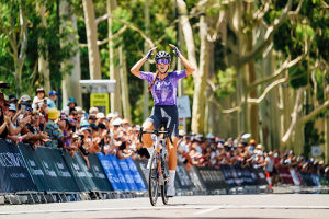 Golden Start in Perth: Liv AlUla Jayco Dominate Australian C...