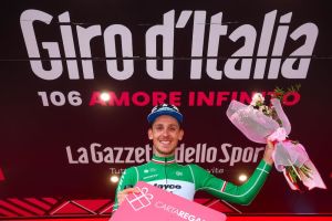 �Zana corona un gran d�a en el Giro para el equipo Jayco AlU...