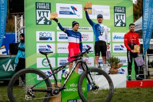 Victoire de Lorenzo Serres sur la Coupe de France VTT à Pern...