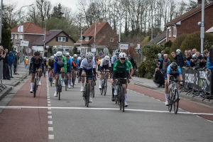 Wind en kasseien zorgen voor selectieve koersen in Toekomstc...