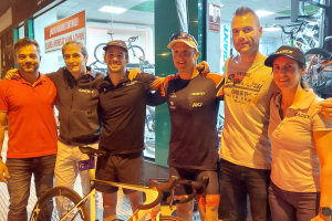 KRISTIAN BLUMMENFELT Y TYLER MISLAWCHUK VISITAN BICIOCON, UN...