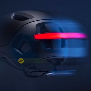 light on back of novo cycling helmet