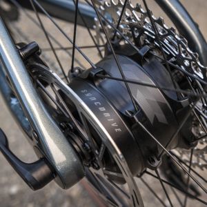 Close up view of rear hub motor on Giant Defy Advanced E+ Elite AR.