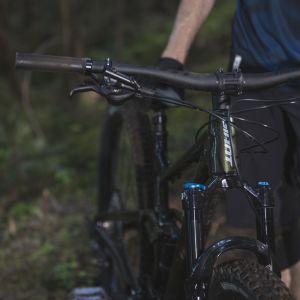 Giant Trance 29 from front angle.