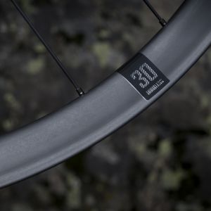A close up look at the logo on the Giant XCR wheelsystem.