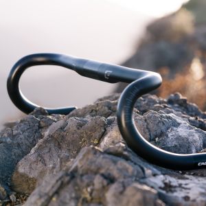 CADEX GX Handlebar displayed on a rock in nature