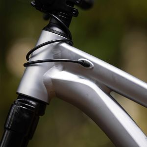 A close up look at the head tube and brake cable routing on a Giant STP 26.