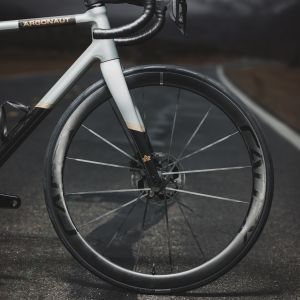 Front CADEX Max 40 wheel mounted on Argonaut road bike.