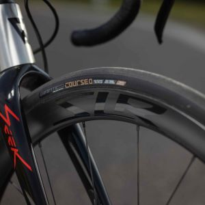 Close up view of the Giant SLR 40 1 650b wheel..