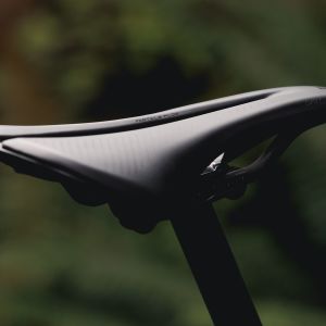 Giant Grit Saddle close up.