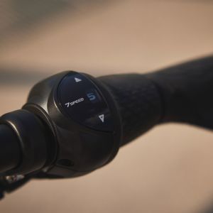 Close up of the Allure E+ handlebars