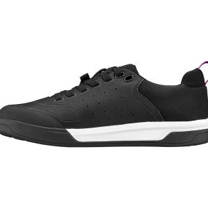 Liv Shuttle Flat Lace in black.