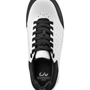 Liv Shuttle Flat Lace in white.